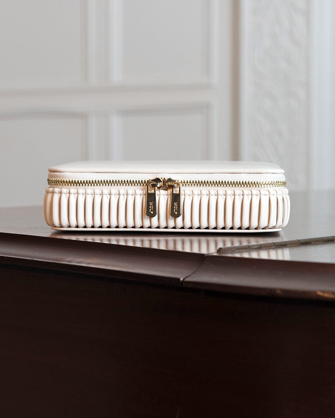 Bella Zip Case Bone WOLF1834